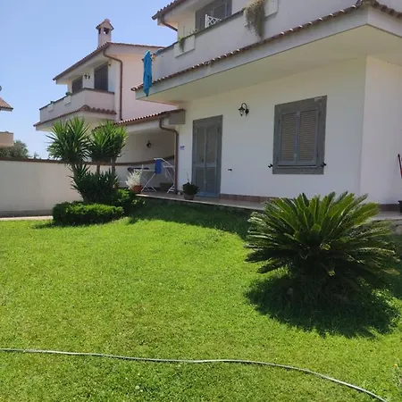 Casetta 4 Mori Apartment Fiumicino